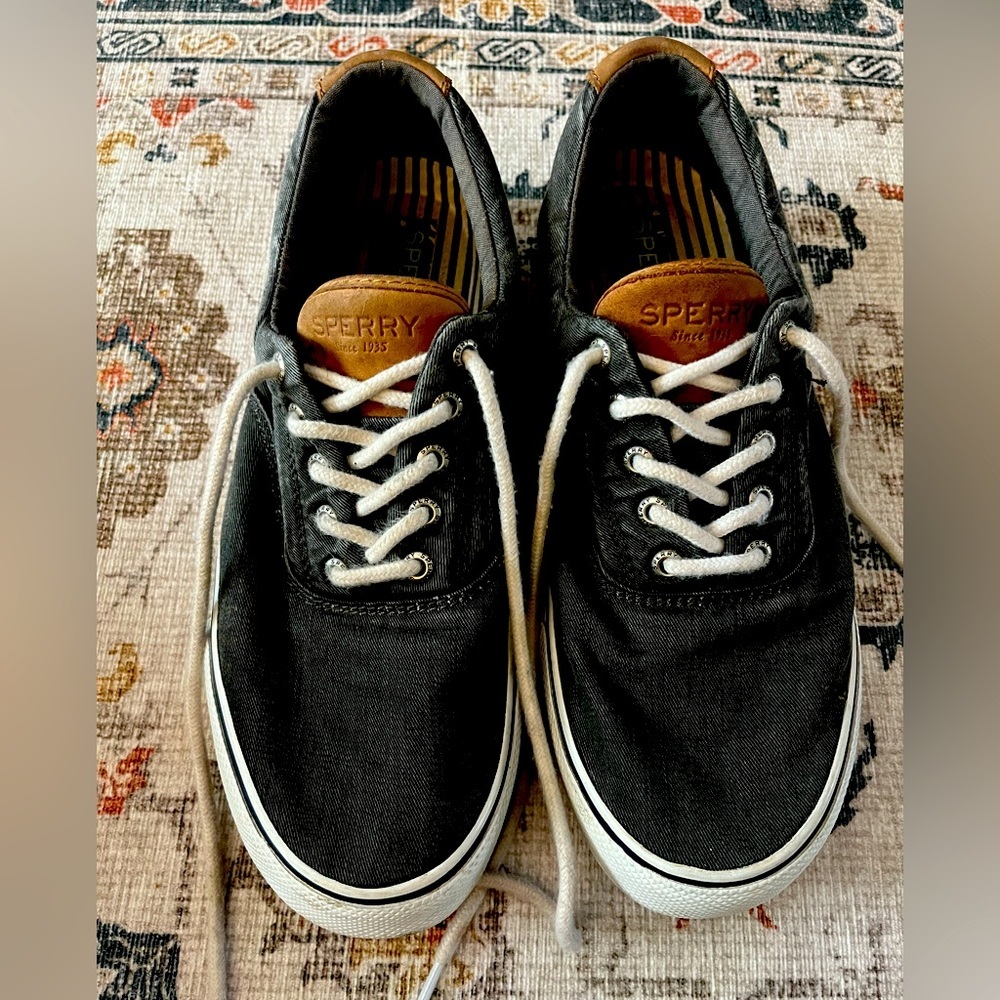 Size 10 SPERRY loafers